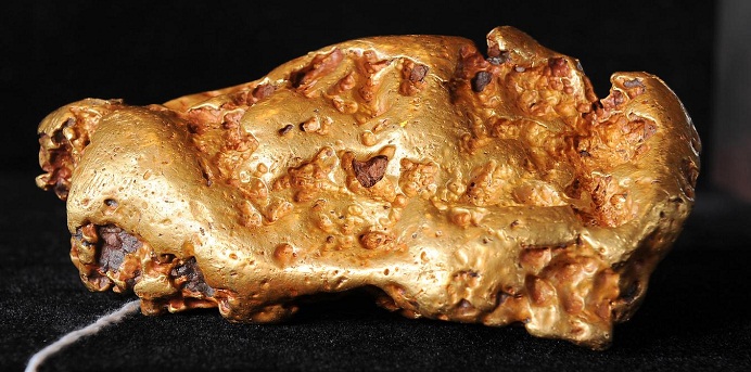 Australian civil servants played cricket with a box of secret gold worth millions